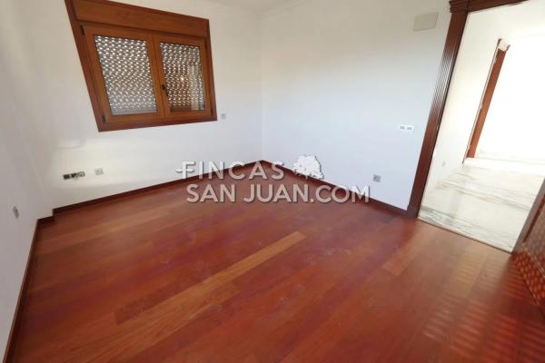 Chalet independiente en venta en  Pueblo Acantilado - Lanuza, El Campello photo 4