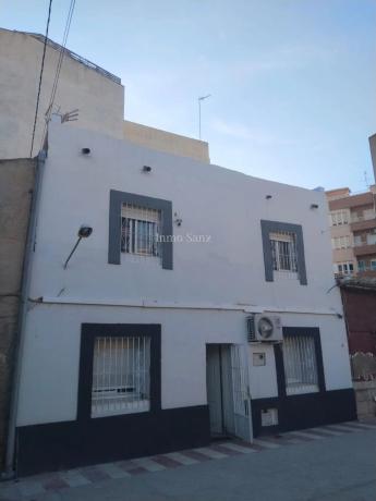 Коттедж на продажу в  Calle dels Lleons, El Campello photo 1