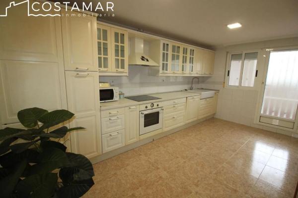 Коттедж на продажу в  Calle Llauradors, 12, El Campello photo 4