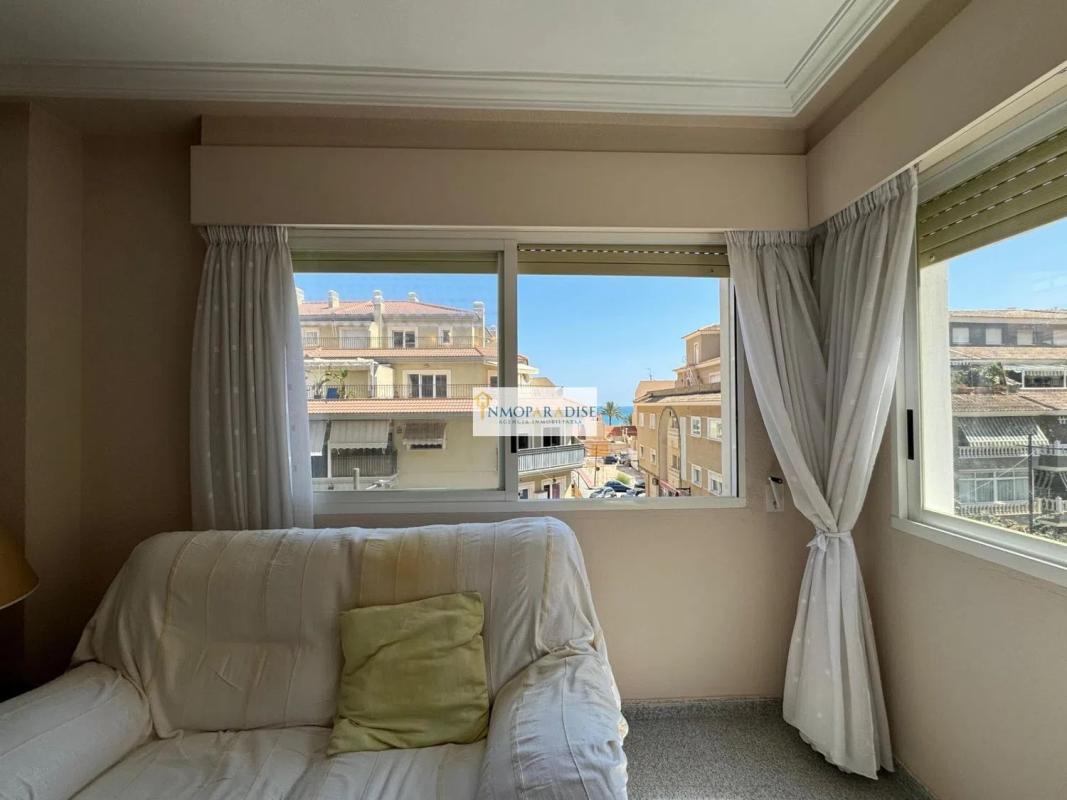 Sale of apartment in Calle de Colón, El Campello
photo 4