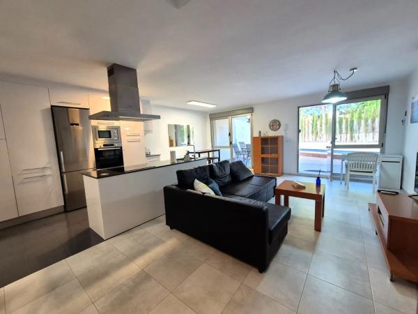 Detached villa for sale in Avenida del Carritxal, El Campello thumbnail 2