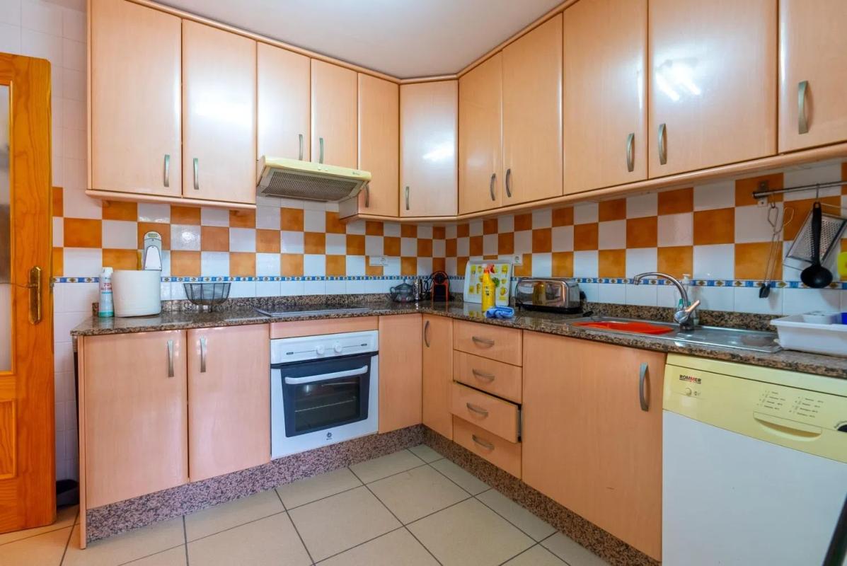 Sale of apartment in Calle de Juan de la Cierva, El Campello
photo 4