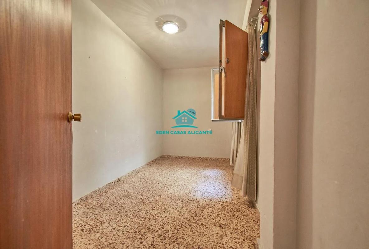 Продажа квартиры на Calle de Gabriel Miro, 15, Эль Кампельо
 photo 4