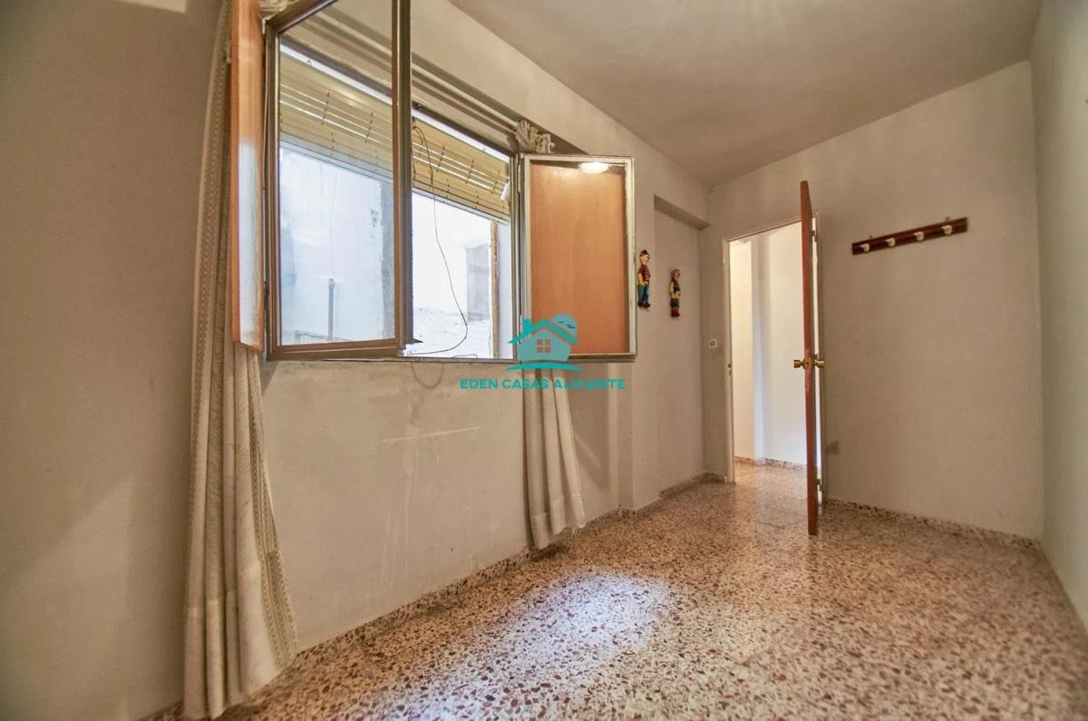 Продажа квартиры на Calle de Gabriel Miro, 15, Эль Кампельо
 photo 5