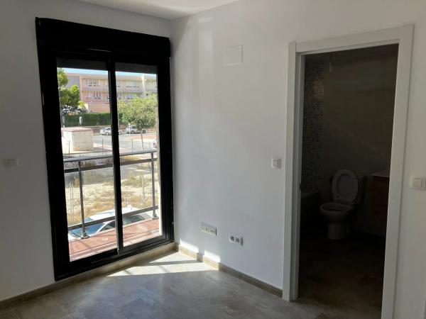 Piso en venta en  Calle del Pla de Sarrió, 14, El Campello photo 2