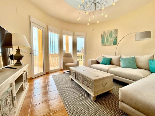 Chalet independiente en venta en  Calle de Bélgica, 31, El Campello photo 2