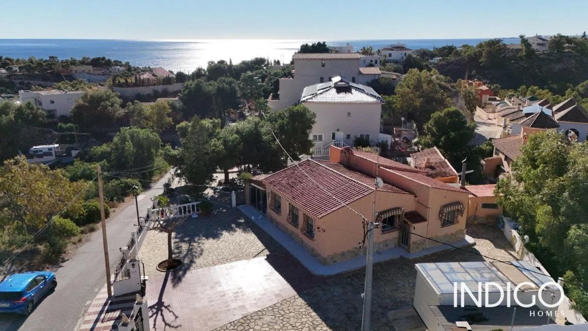 Продажа отдельного шале в Calle África, Эль Кампельо photo 1
