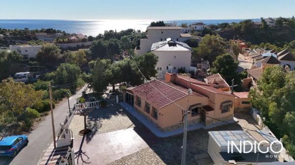 Коттедж на продажу в Calle África, El Campello photo 1