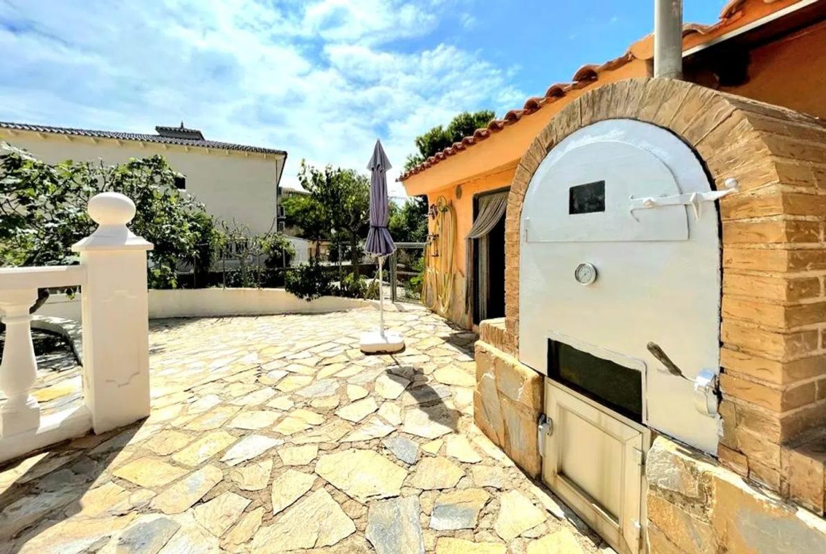 Продажа отдельного шале в  Calle África, Эль Кампельо photo 4