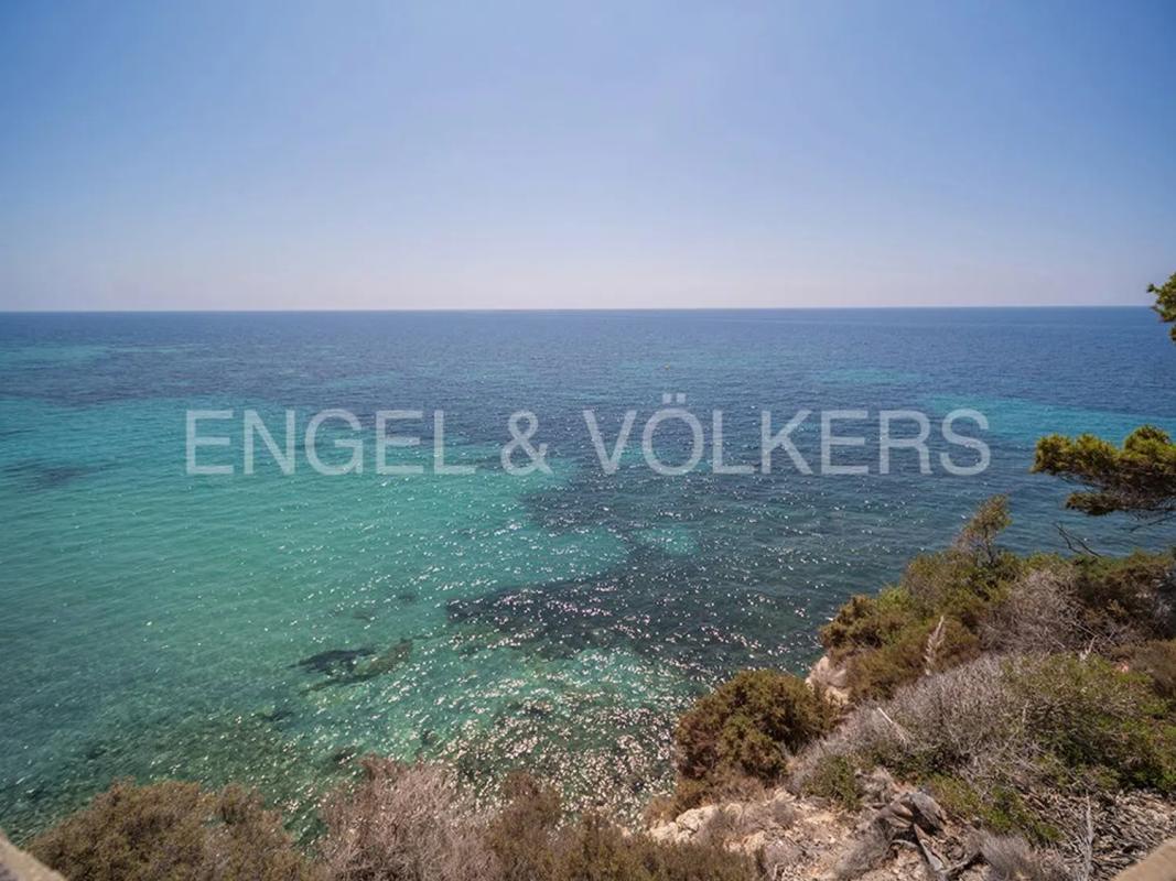Продажа отдельного шале в Avenida d'Amèrica, 36, Эль Кампельо photo 5