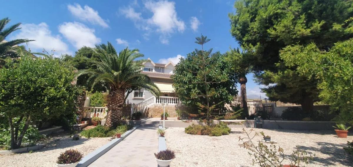 Venta de chalet independiente en Campello Pueblo, El Campello
photo 1