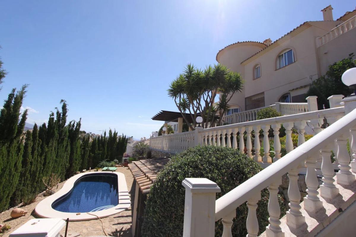 Venta de chalet independiente en Calle Penyassegat, El Campello
photo 2