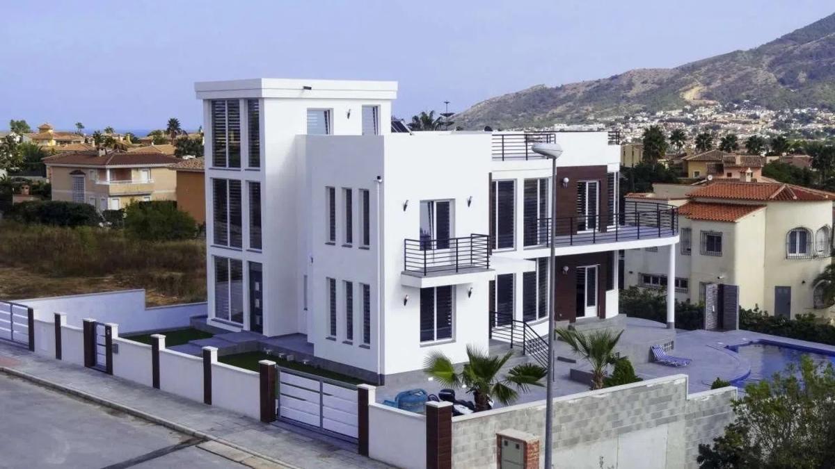 Sale of independent chalet in Alfaz del Pi Pueblo-Urbanizaciones, Alfaz del Pi
photo 1