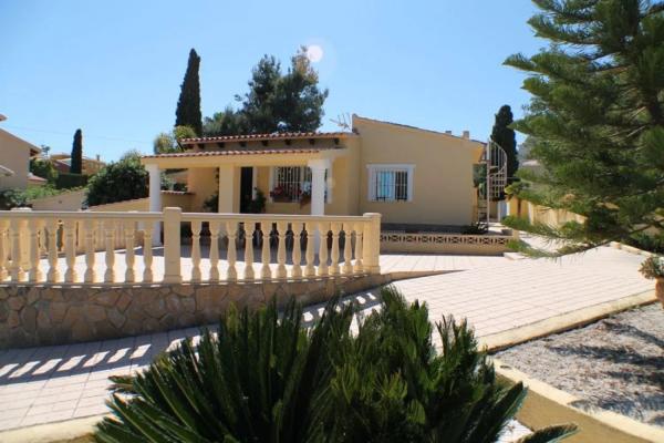 Detached villa for sale in  Colonia Escandinavia-Cautivador, Alfaz del Pi photo 1