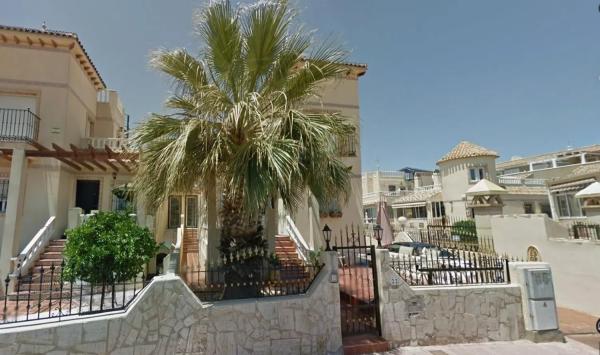 Chalet independiente en venta en  Barrio Los Almendros-La Florida, Orihuela photo 1
