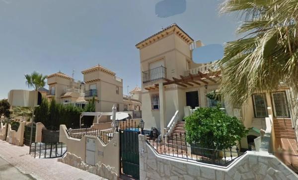 Chalet independiente en venta en  Barrio Los Almendros-La Florida, Orihuela photo 2