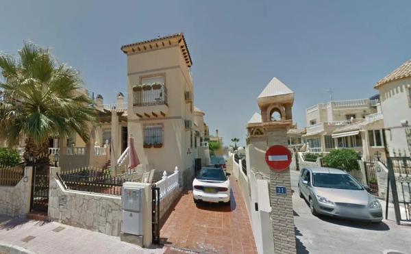 Chalet independiente en venta en  Barrio Los Almendros-La Florida, Orihuela photo 3