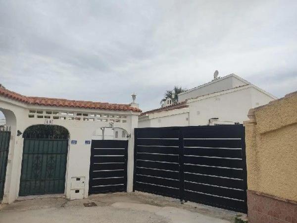 Chalet independiente en venta en  Calle de la Garza, Orihuela photo 3