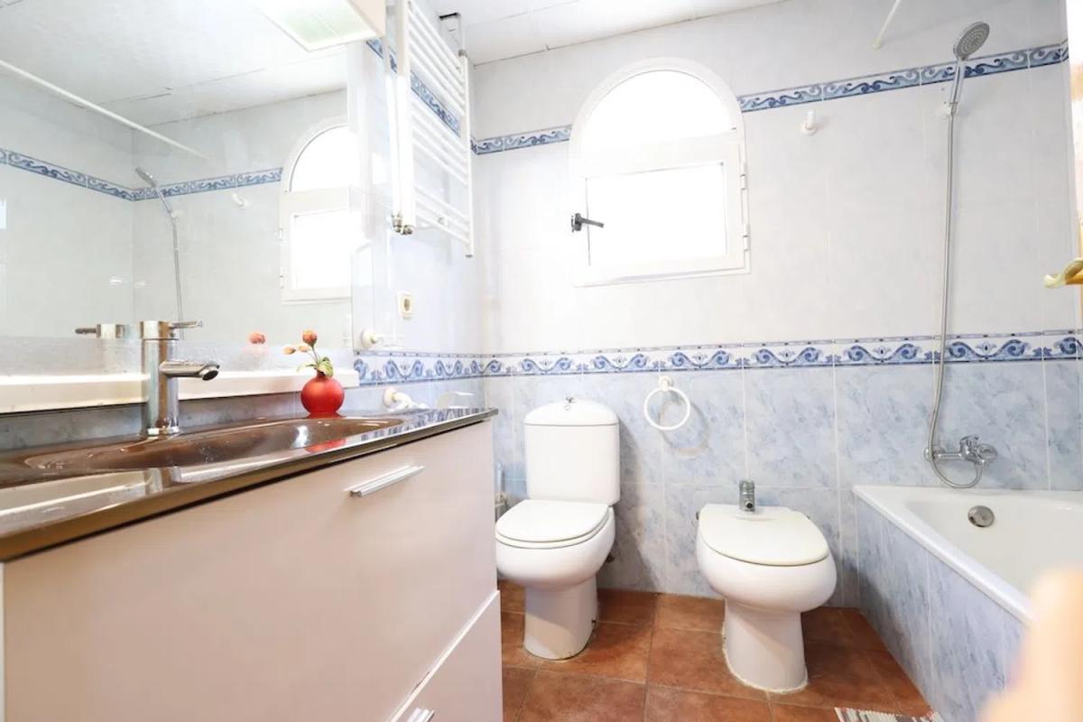 Venta de chalet independiente en Calle los Geraneos, Orihuela
photo 3