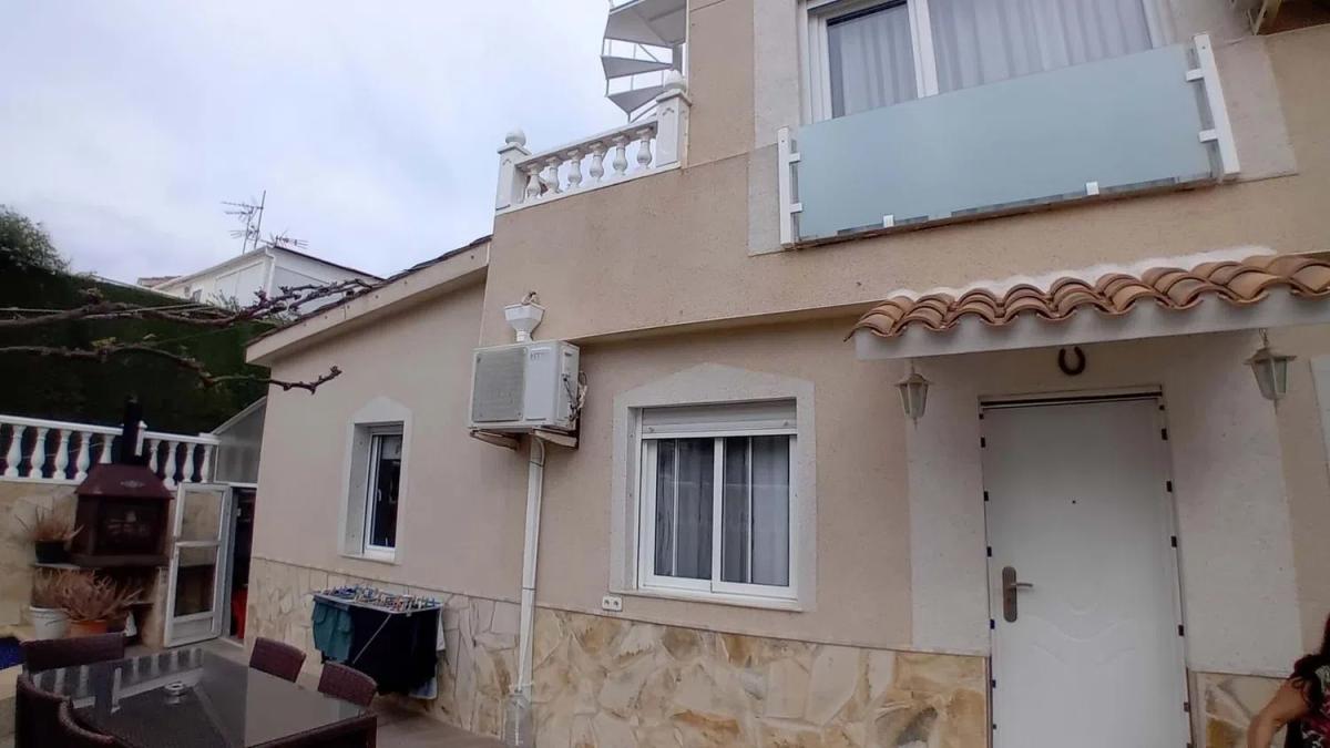 Sale of independent chalet in Barrio Lomas de Cabo Roig-Los Dolses, Orihuela
photo 1
