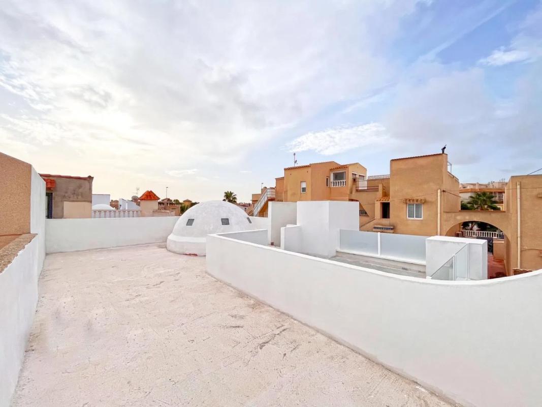 Sale of independent chalet in Calle Pavo Real, 16, Orihuela
 photo 2