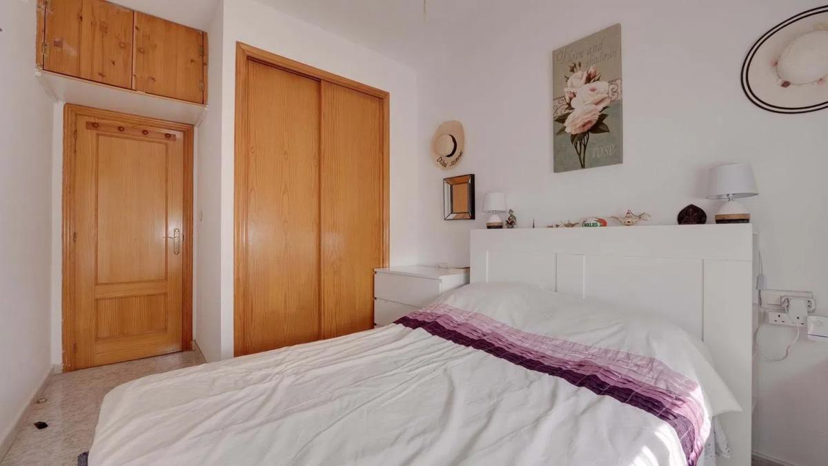 Sale of independent chalet in Barrio Playa Flamenca, Orihuela
photo 3