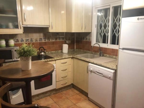 Detached villa for sale in Calle Cabo Estaca de Bares, 6, Orihuela thumbnail 1