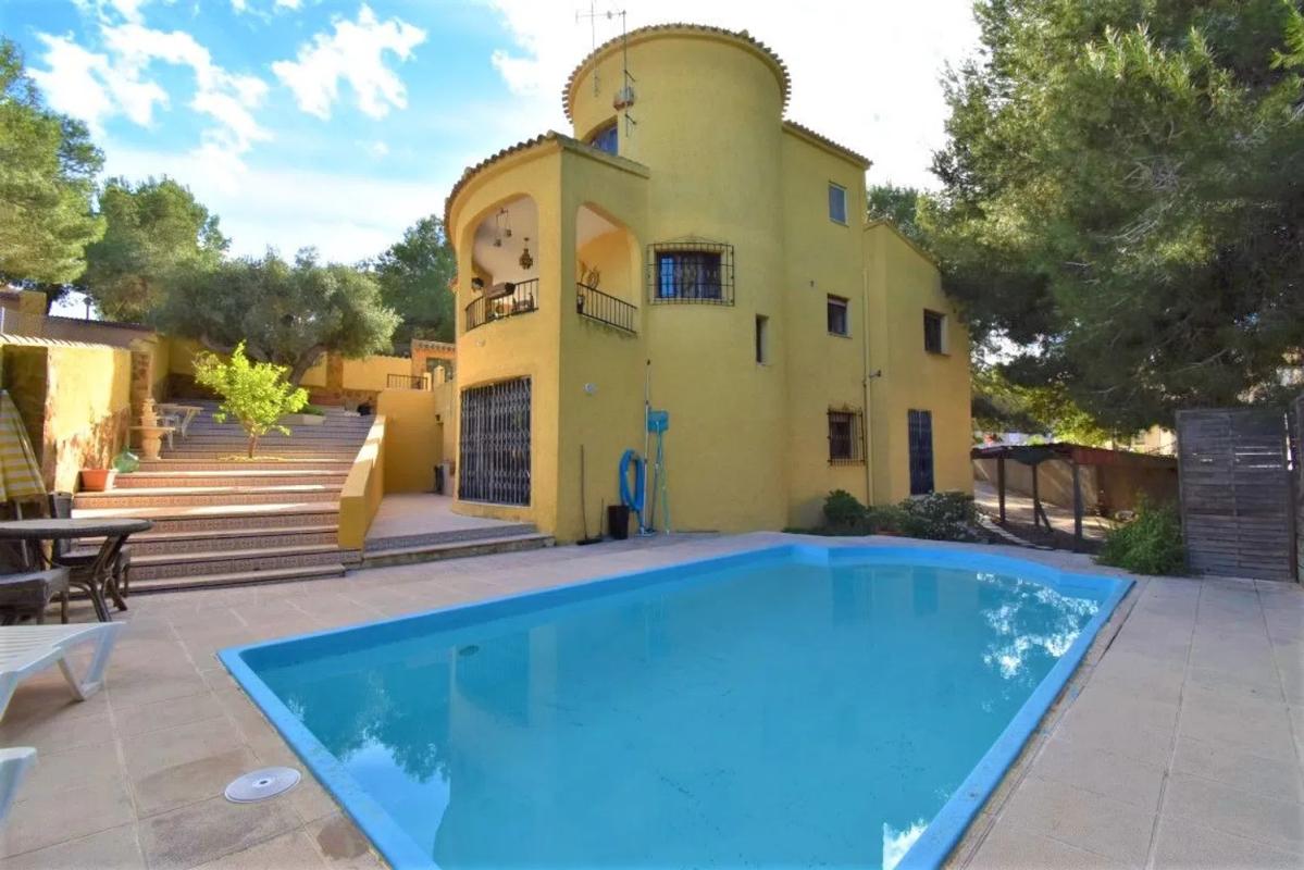 Продажа отдельного шале в Barrio Villamartín-Las Filipinas, Ориуэла photo 1