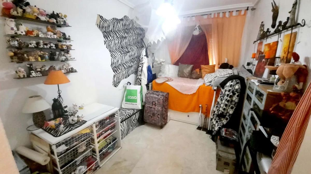 Sale of independent chalet in Barrio Villamartín-Las Filipinas, Orihuela
photo 4