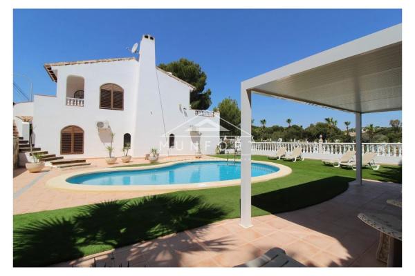 Detached villa for sale in  Barrio Villamartín-Las Filipinas, Orihuela photo 2