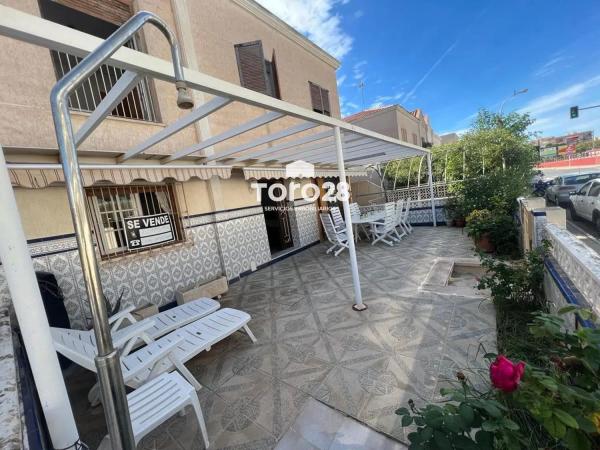 Duplex en venta en Avenida de Portugal, Santa Pola photo 1