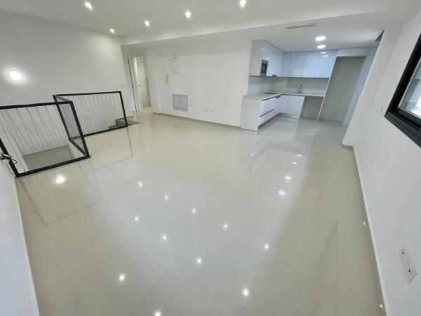Apartment for sale in Playa Levante, Santa Pola thumbnail 1
