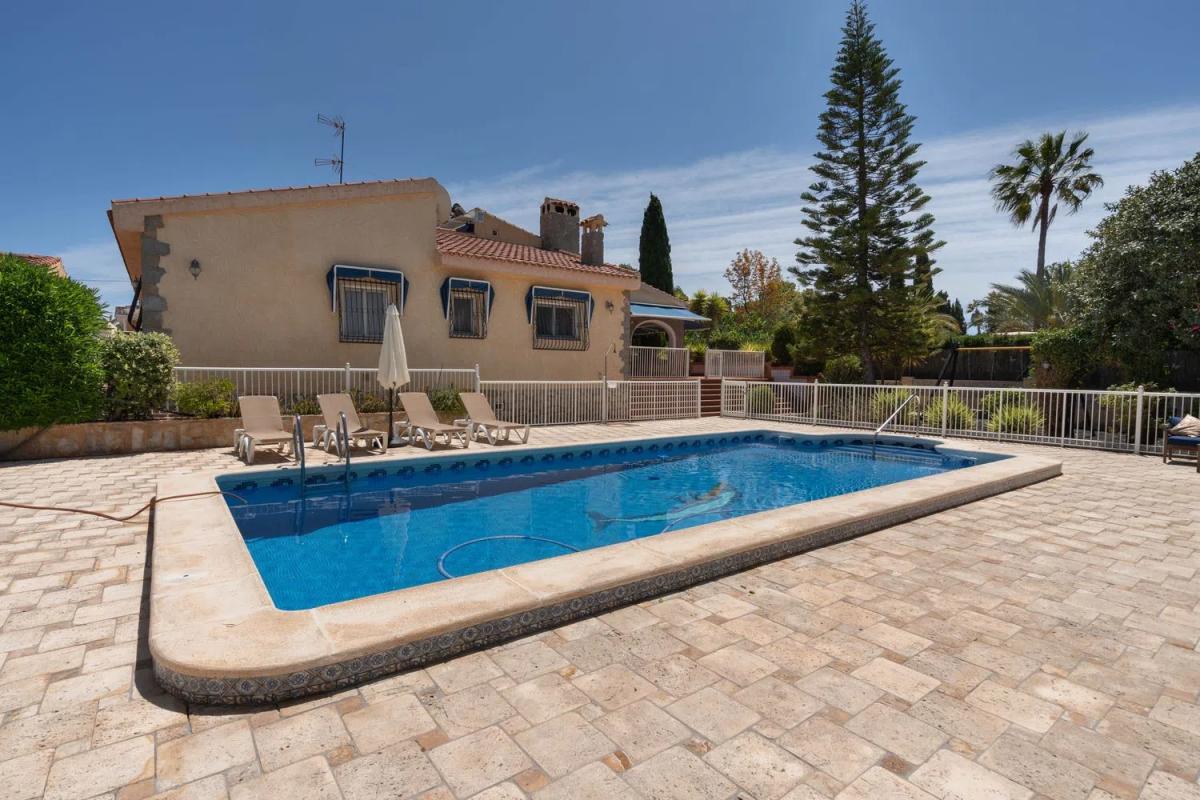Venta de chalet independiente en Calle Maestro Serrano, Santa Pola
photo 1