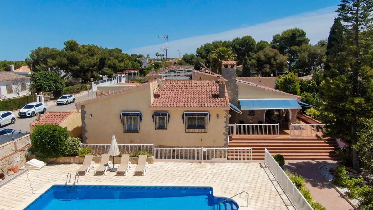 Venta de chalet independiente en Calle Maestro Serrano, Santa Pola
photo 2