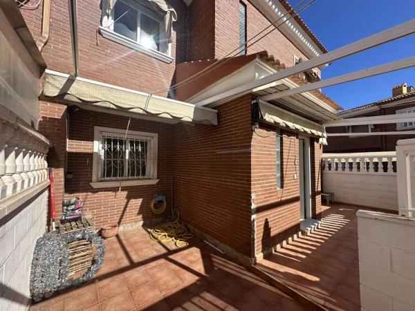 Chalet independiente en venta en Calle Logroño, Santa Pola photo 1