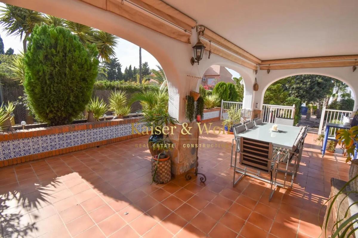 Venta de chalet independiente en Calle Maestro Serrano, Santa Pola
photo 2