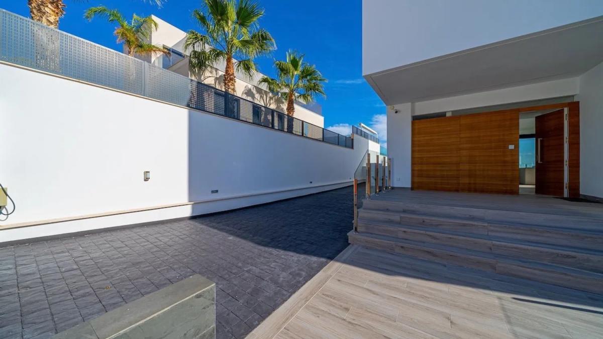 Sale of independent chalet in Balcón de Finestrat-Terra Marina, Finestrat
photo 5