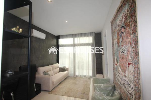 Detached villa for sale in Golf Bahía, Finestrat thumbnail 2