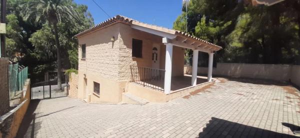Chalet independiente en venta en  Finestrat Pueblo, Finestrat photo 1