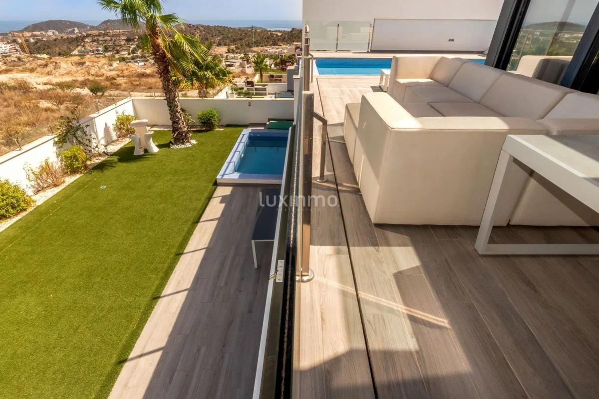 Sale of independent chalet in Balcón de Finestrat-Terra Marina, Finestrat
photo 2