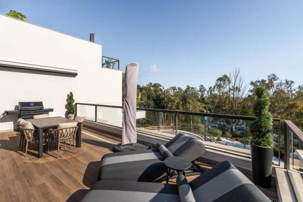 Penthouse for sale in  Barrio Los Naranjos, Marbella photo 4