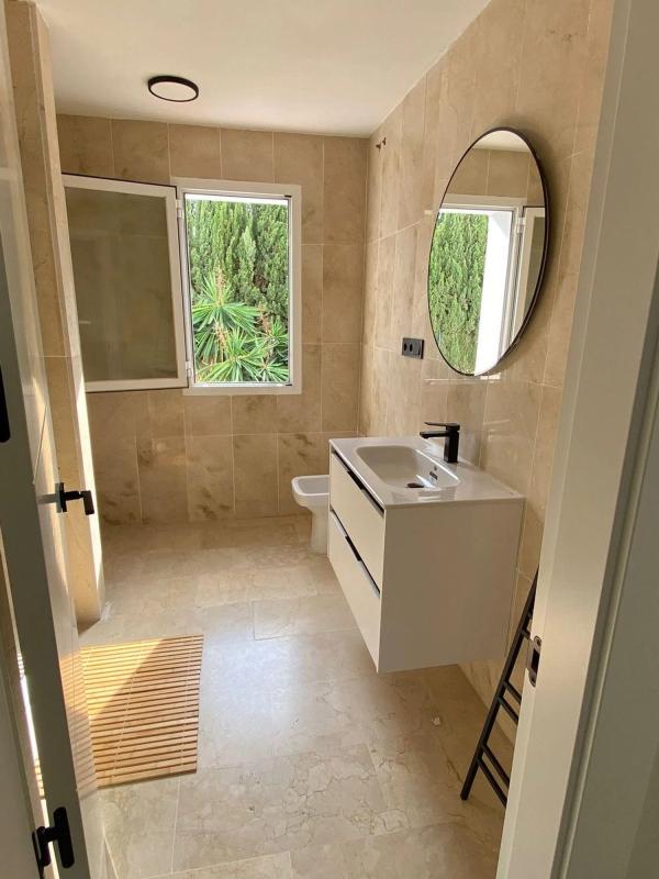 Sale of apartment in Calle Real, Marbella
 photo 3
