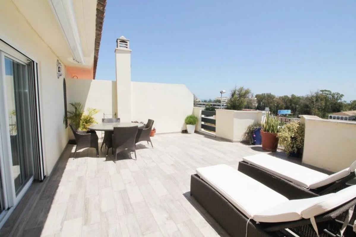 Penthouse sale in  Calle Río Danubio, Marbella photo 2