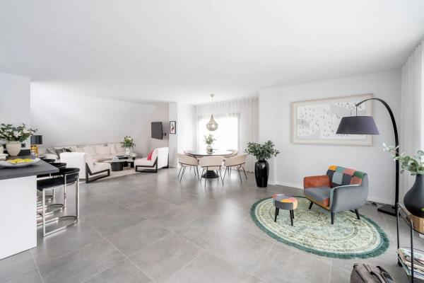 Penthouse for sale in Barrio Nueva Andalucía, Marbella thumbnail 1