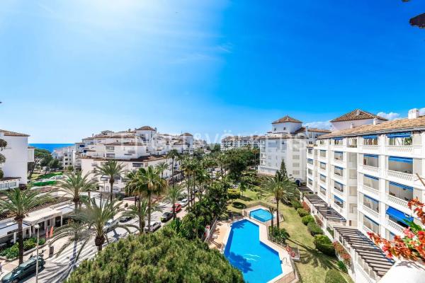 Дуплекс на продажу в Urbanizacion a N Andalucia, Марбелья photo 1