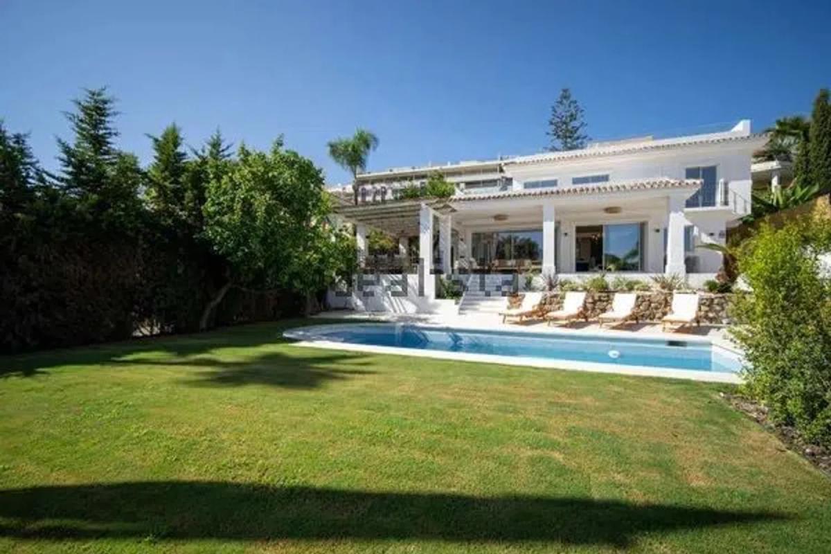 Venta de chalet independiente en Avenida Generalife, Marbella
photo 2