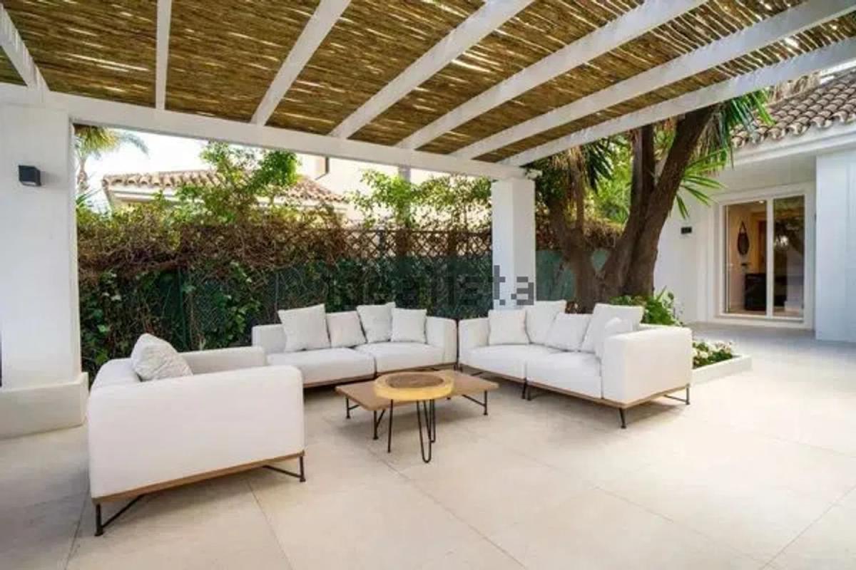 Venta de chalet independiente en Avenida Generalife, Marbella
photo 3