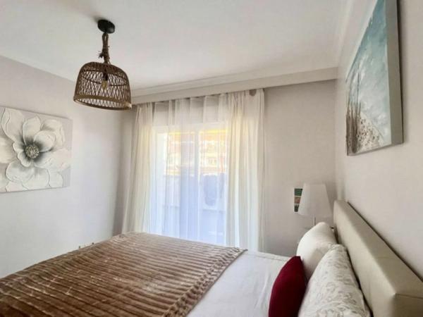 Ático en venta en Conjunto la Dama de Noche, Marbella thumbnail 2