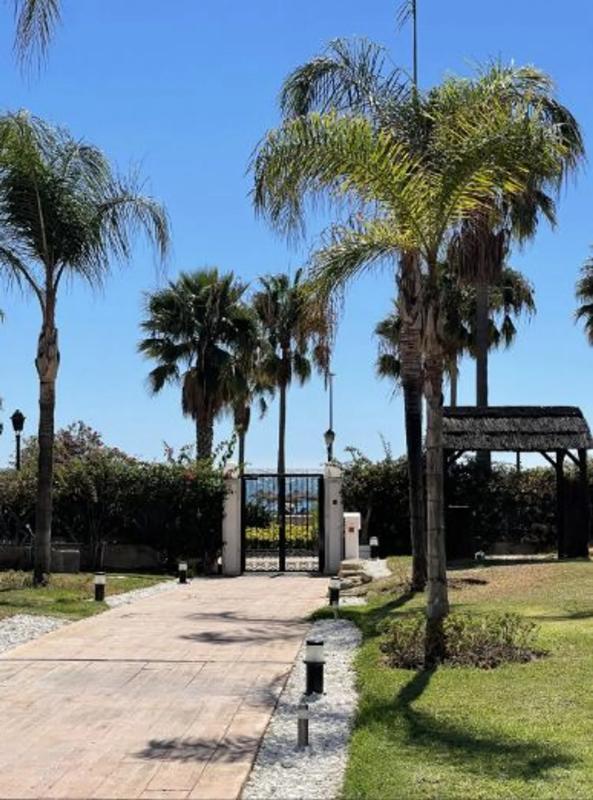 Sale of apartment in Calle los Granados, Marbella
photo 1
