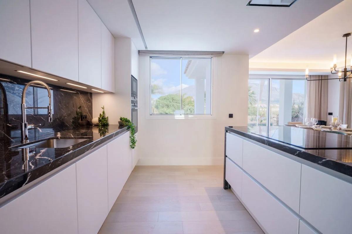 Sprzedaż niezależnego domku jednorodzinnego w Calle Alcalá 15-D, Marbella photo 3